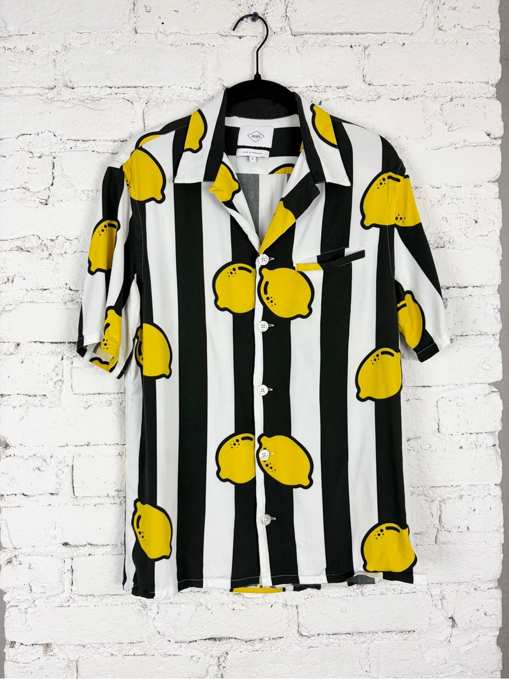 Nikben Portugal Lemon Short Sleeve Striped Black White Button Down Mens Shirt Sm